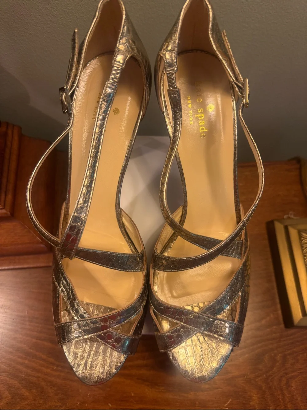 kate spade Metallic Gold Croc Leather Strappy High Heel Platform Sandal Size 10